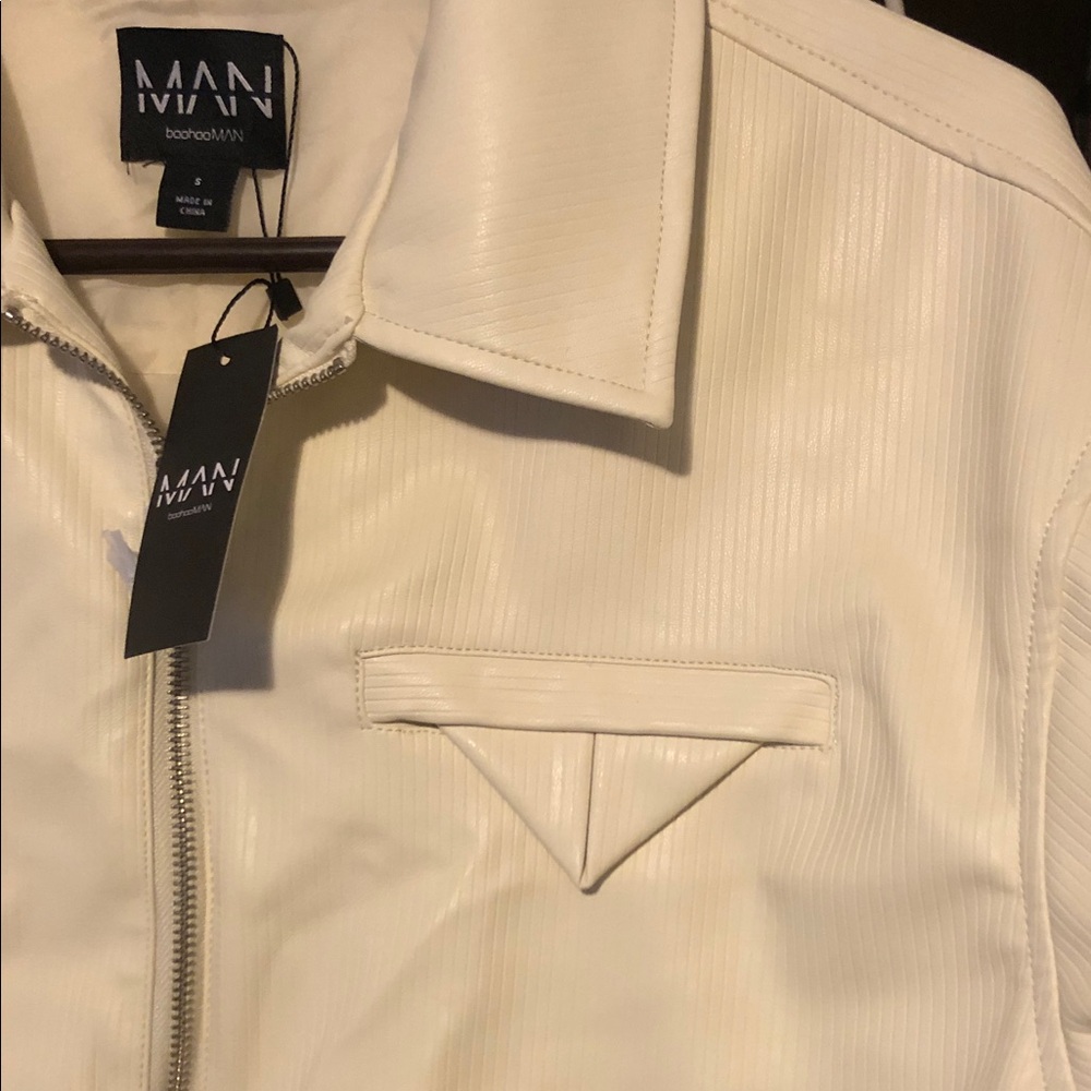 Elegant Cream Leather Jacket for Women - Picture 5 of 6
